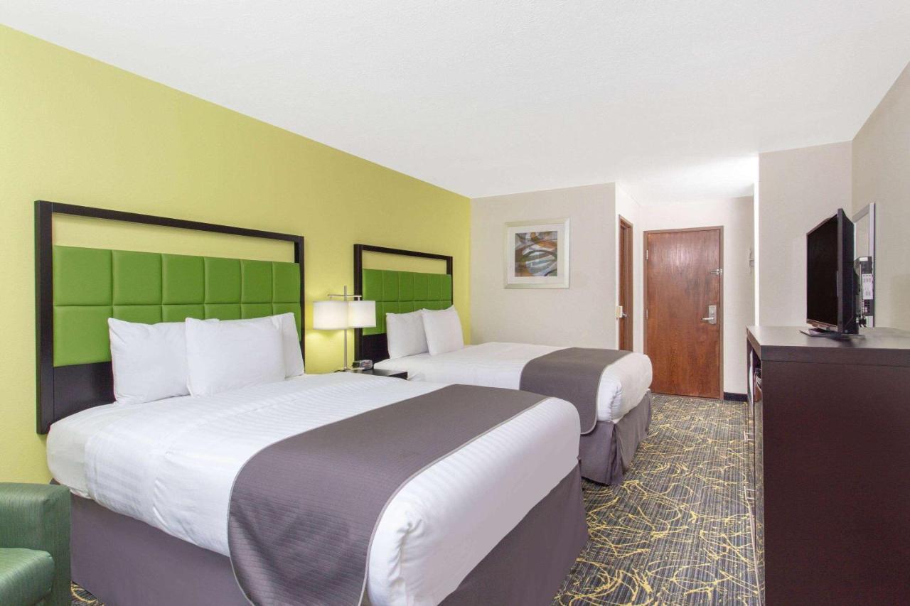 Americinn And Suites By Wyndham Delafield-Waukesha-Milwaukee Exterior foto