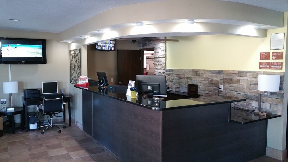 Americinn And Suites By Wyndham Delafield-Waukesha-Milwaukee Exterior foto